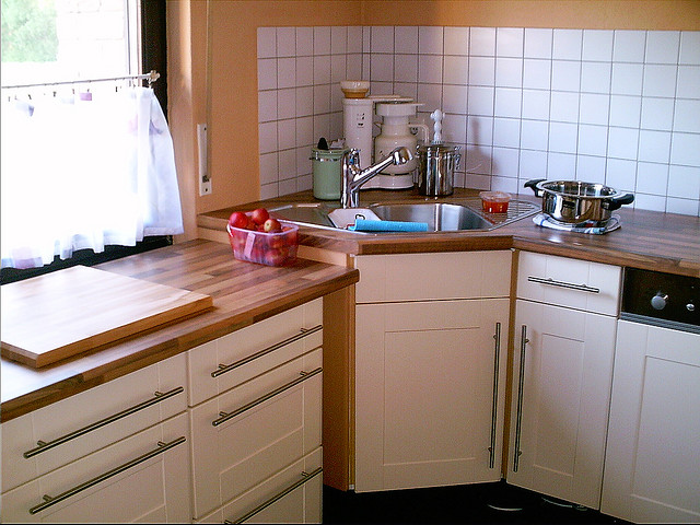 PICT0003 kitchen