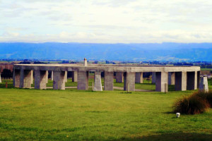 Stonehenge Aotearoa by chrisjtse (CC BY-ND 2.0)
